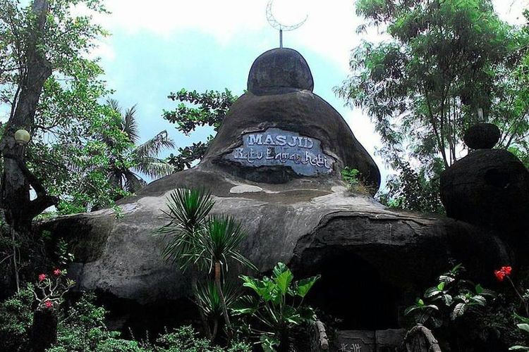 Makam Mbah Rohayati: Tempat Berkunjung yang Menginspirasi Jiwa di Cilacap
